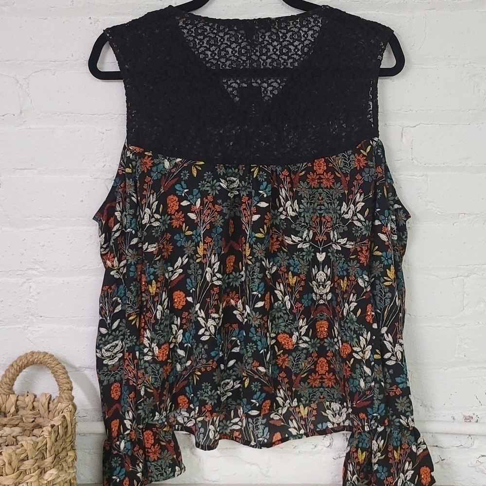 NWT ROMEO AND JULIET COUTURE COLD SHOULDER SM Black Floral - Picture 6 of 10